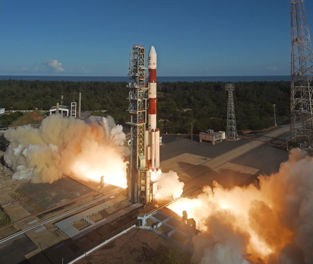 Arslanshaikh_'s tweet photo. One year ago Today, On 5th December, 2024; ISRO and ESA teamed up to launch Proba-3, a breakthrough mission that flies two satellites in perfect formation to create artificial solar eclipses.
#ISRO #ESA #Proba3 https://t.co/W2zKTJ1aB9