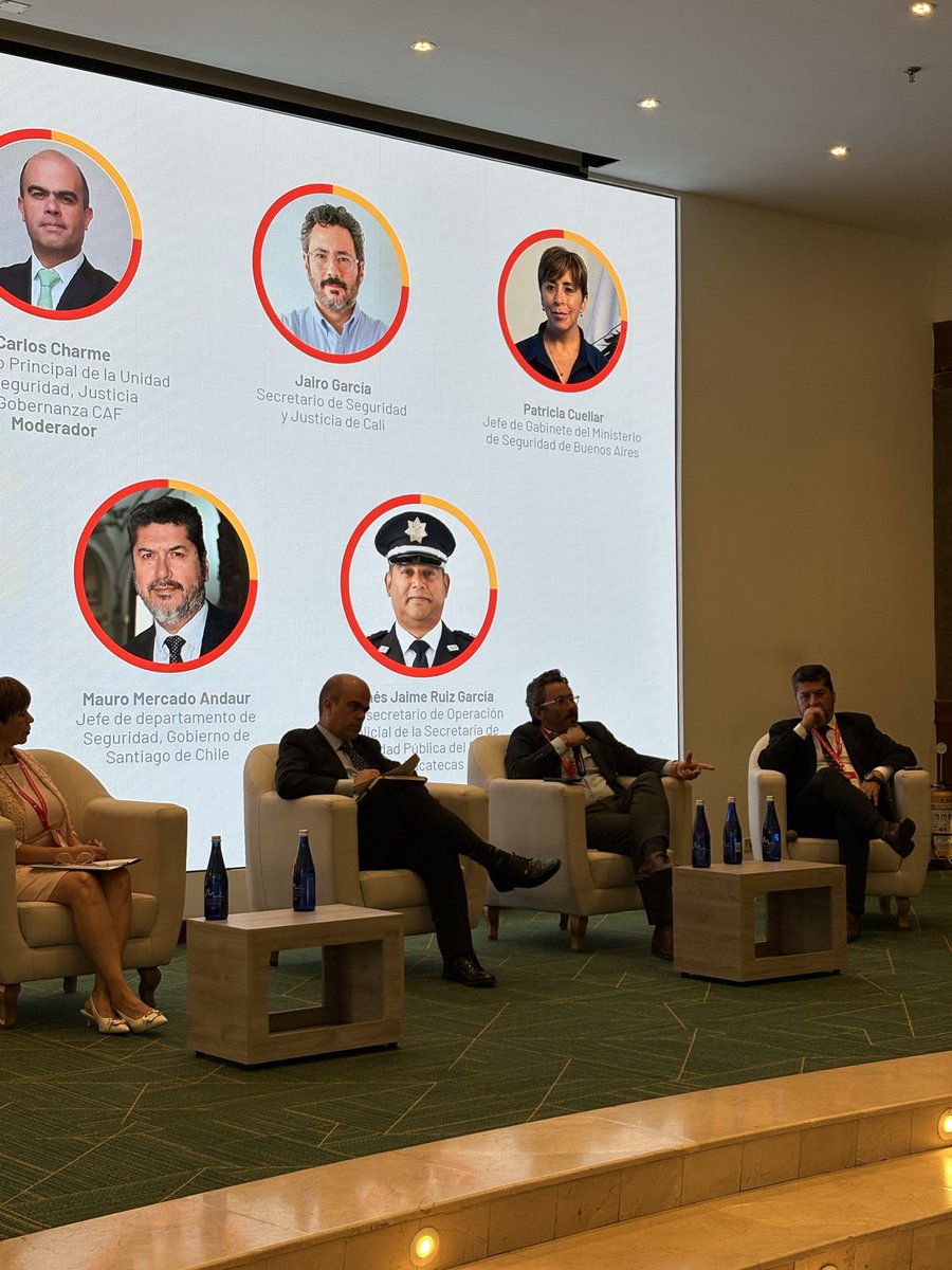 En el Encuentro de la Red de Seguridad Urbana se abordó: la prevención del delito, el uso de tecnología y el rol de la seg privada como complemento a las fuerzas del Estado. Desde @fedeseguriudad1 estamos listos para hacer equipo en conjunto. <a href="/SeguridadBOG/">Secretaría de Seguridad BOG</a> <a href="/AgendaCAF/">CAF</a>