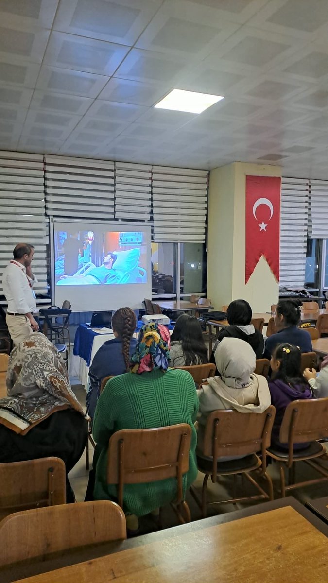 ❗Kan Bağışı Hayat Kurtarır
Mehmet Emin Tokadi Yurdu öğrencileri Kızılaya kan bağışında bulundu ve Kızılay tarafından verilen Sağlık eğitimine katıldılar.