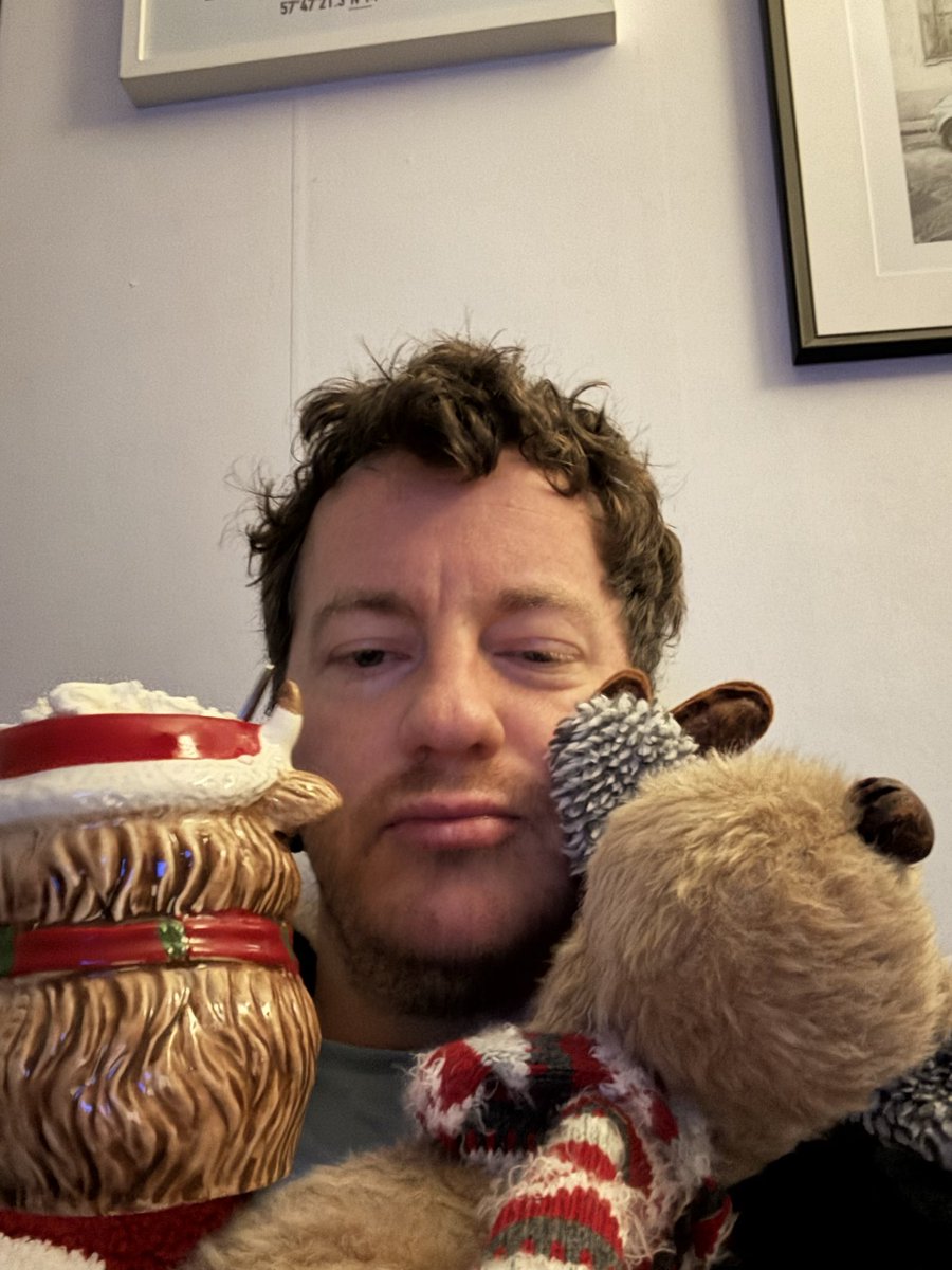 Jag och Reinar dricker varm choklad som de livsnjutare vi är.