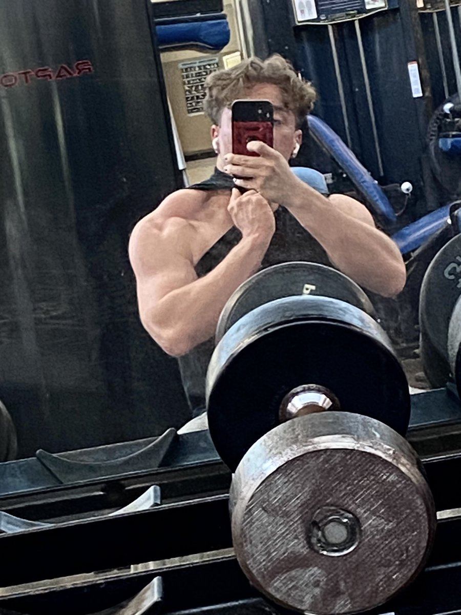 Sky5niper tweet media