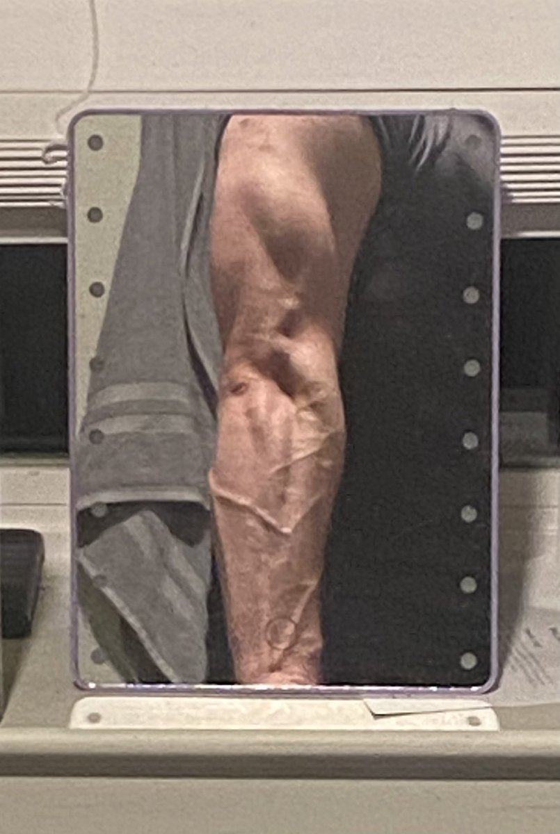 Sky5niper tweet media