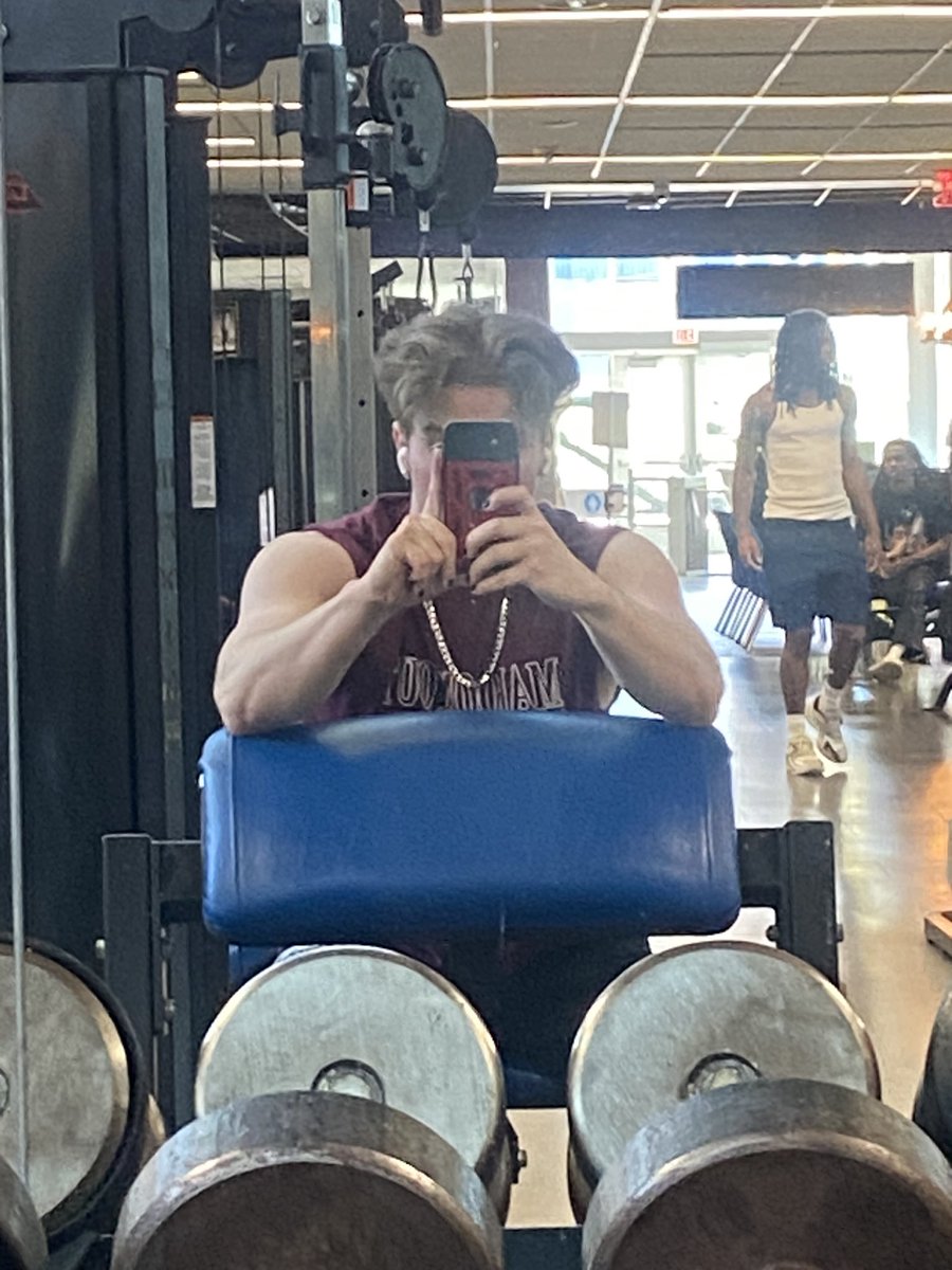 Sky5niper tweet media