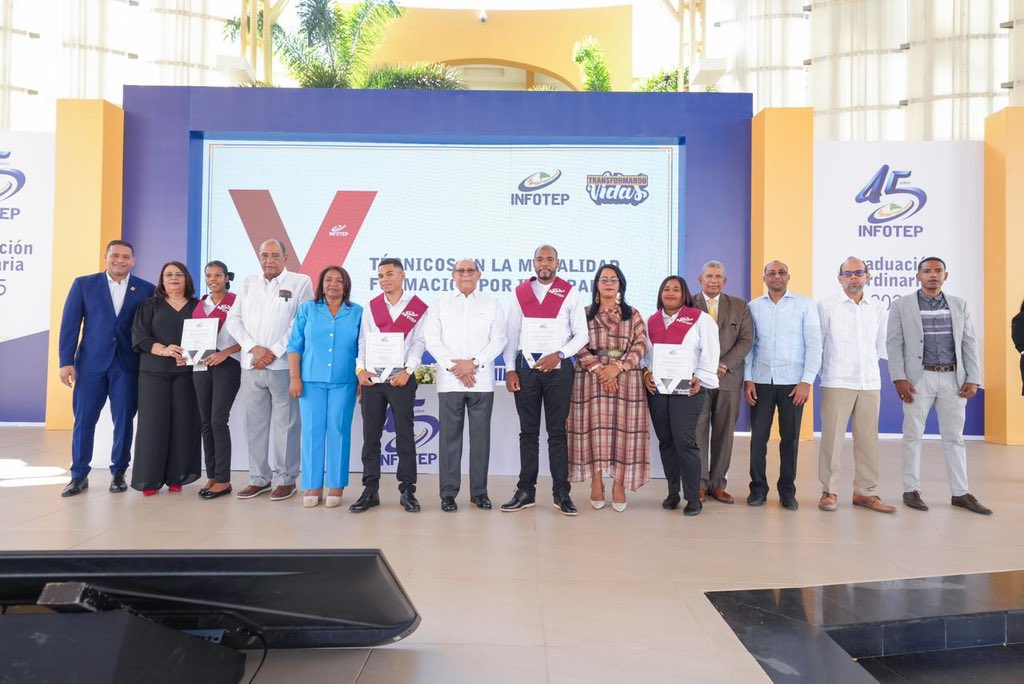 G7WFzAFWEAAspBg?format=jpg&name=medium