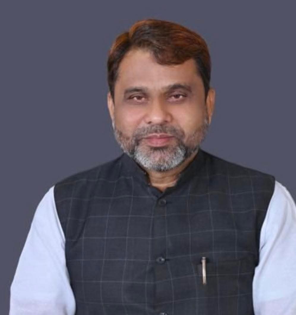 बिहार एआईएमआईएम प्रदेश अध्यक्ष अख्तरूल ईमान साहब ने कहा है कि पिछली बार की तरह इस बार आरजेडी या फ़िर कांग्रेस एआईएमआईएम के विधायकों को तोड़ने की कोशिश न करें !!

पिछली बार एआईएमआईएम के विधायकों को आरजेडी ने तोड़ लिया था जिसका खामियाजा आरजेडी को इस चुनाव में भुगतना पड़ा !!