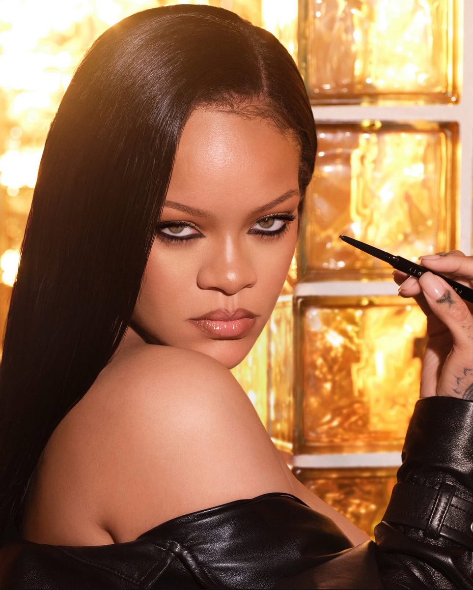 Rihanna | HQ tweet media