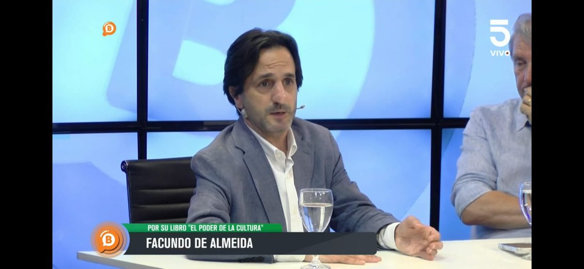 buscadorestv's tweet image. 📌 “Para que el comercio o la política se proyecten, tienen que estar acompañados por la cultura. Es uno de los motores del mundo y lo demostramos con datos, uno de los ejemplos que usamos fue Corea del Sur y el Kpop.” @facundodeal