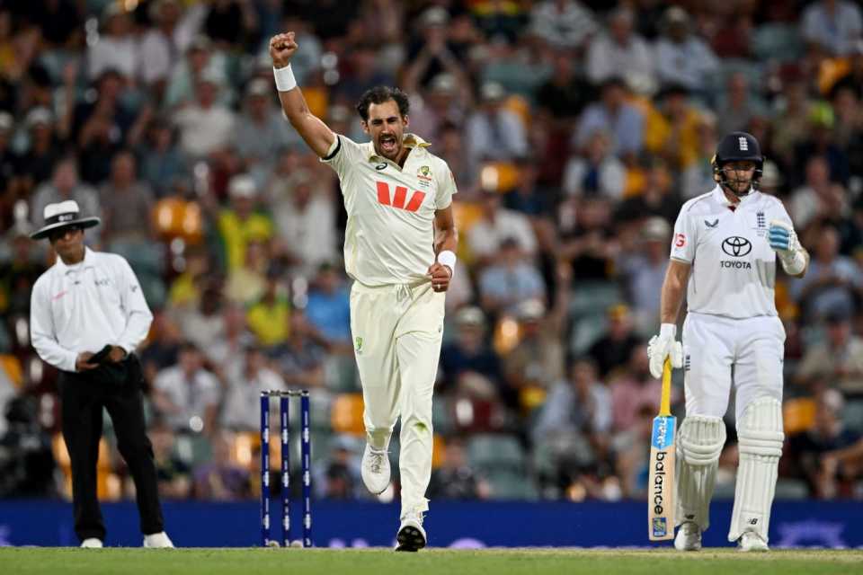 Starc Goes Past Wasim Akram as Root Rescues England With Unbeaten Ton newcrico.blogspot.com/2025/12/lethal… #ENGvsAUS #AUSvsENG