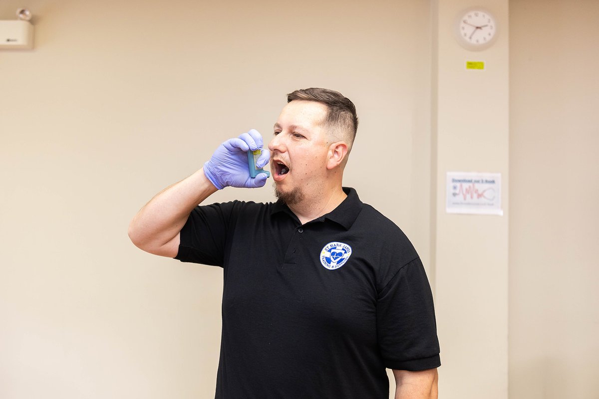 FirstAidCalgary's tweet image. Knowing how to respond when someone has a severe asthma attack can save a life. ⚠️ First aid training gives you the confidence to act fast in emergencies. Classes run weekly, even on weekends. 📅✨
More info: firstaidcalgary.ca/first-aid-cour…
#FirstAidTraining #CPR #Calgary #BePrepared