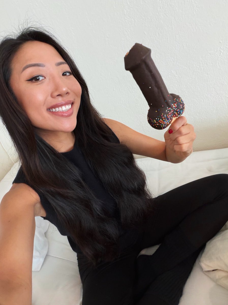 TiffanyFong's tweet photo. Happy National Cookie Day! https://t.co/KCGivTlZgm