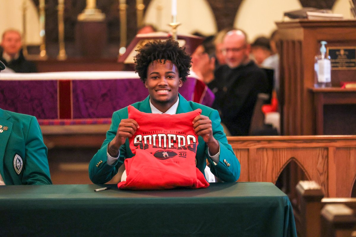 Niko Andrews '26, Felix Huebner '26 sign with colleges: christschool.org/article/niko-a… #asheville #avlsports #ncisaa #recruiting #ncaa