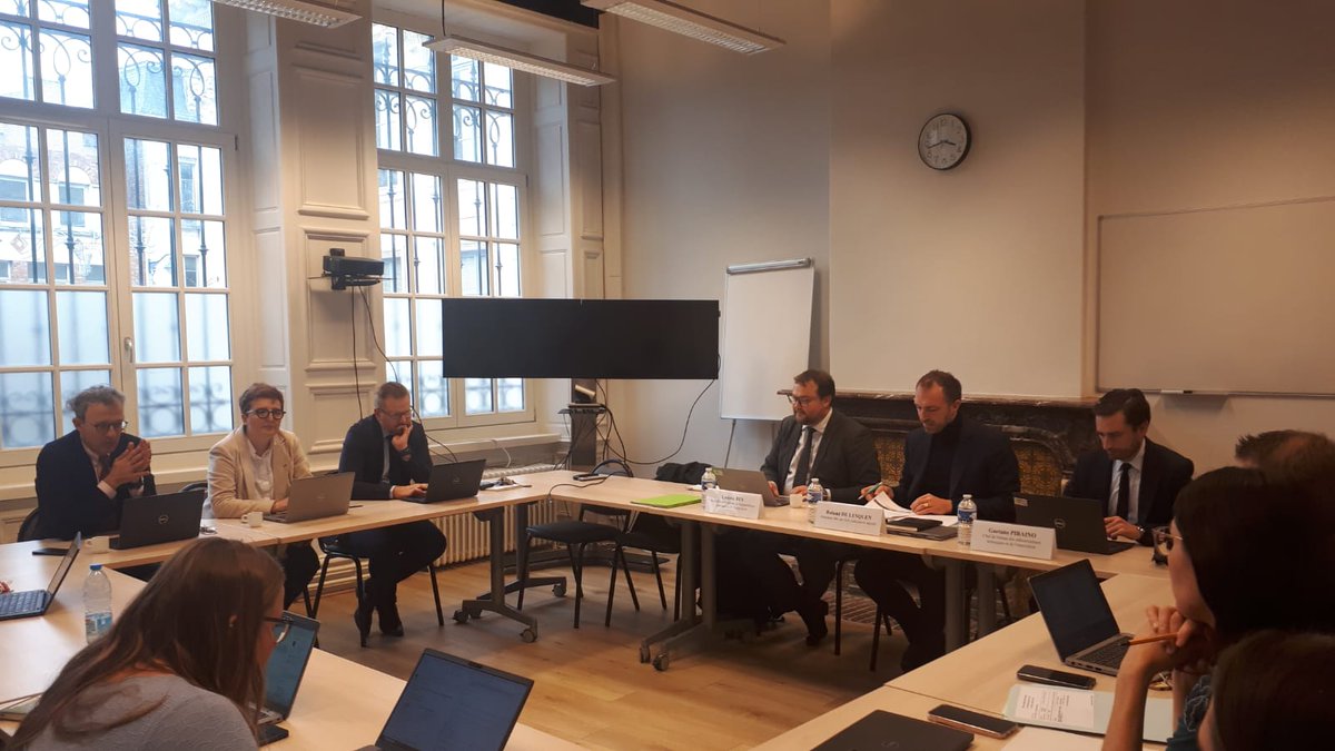 Visite de la Direction des services judiciaires à l'occasion du déploiement d'Imprim'FIP au TJ d'Arras : solution ministérielle  extermalusant le traitement du courrier sortant. Un outil agile pour les agents et économe pour les frais d'affranchissement !
#justice #innovation