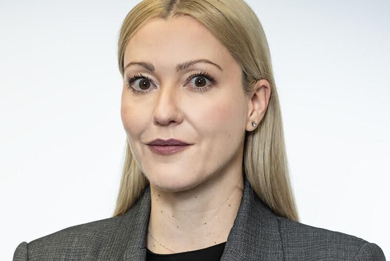 Une avocate continue son ascension professionnelle chez Québecor. Qui est-elle?

droit-inc.com/conseils-carri…