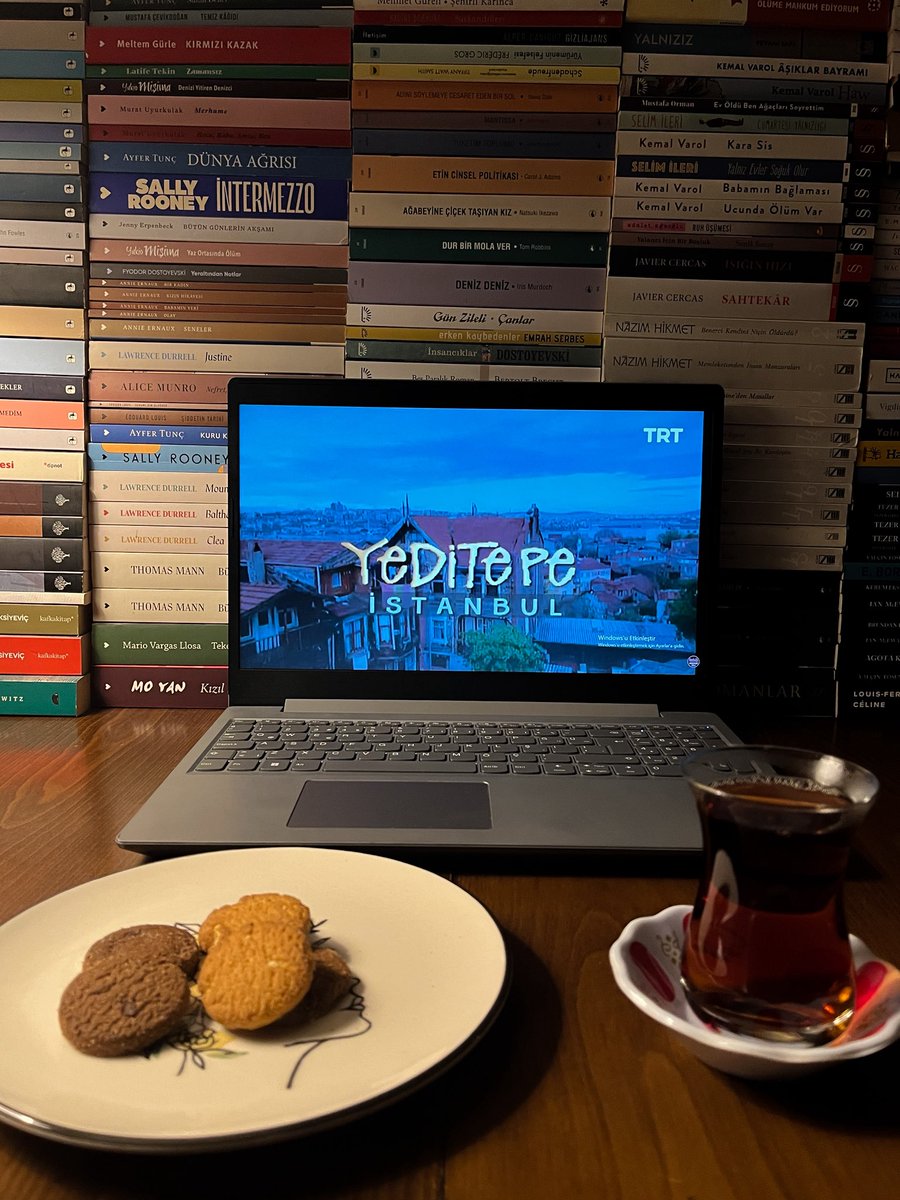 Bir yetişkinlik işareti olarak akşam eve gelip, çay koyup, kabuğuna çekildiğine sevinmek.