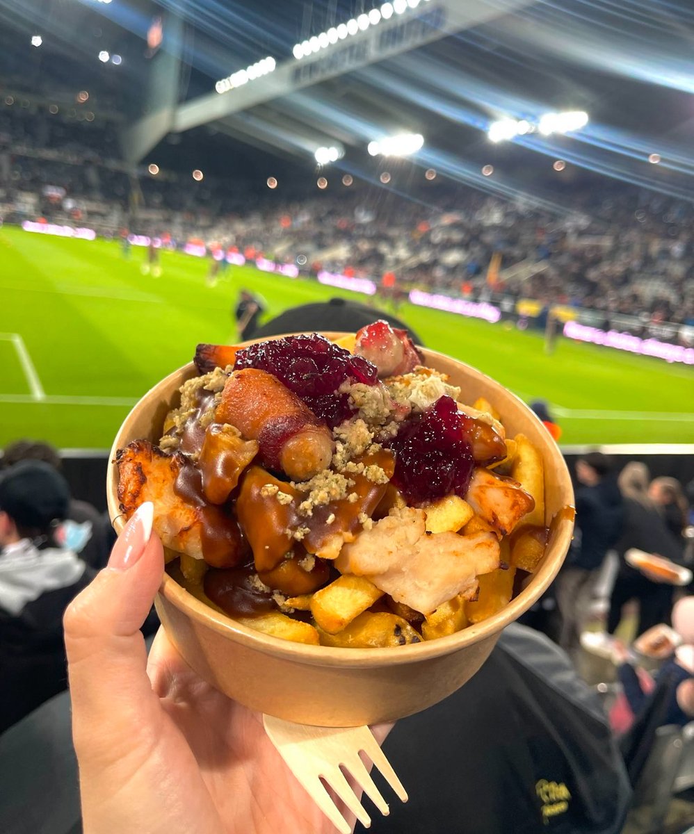 FootyScran's tweet photo. Festive loaded fries - Pigs in blankets, chicken, stuffing, cranberry sauce on top of chips &amp; gravy at Newcastle United (@NUFC) 

💷 £9.80 https://t.co/xgD6BvhZlr