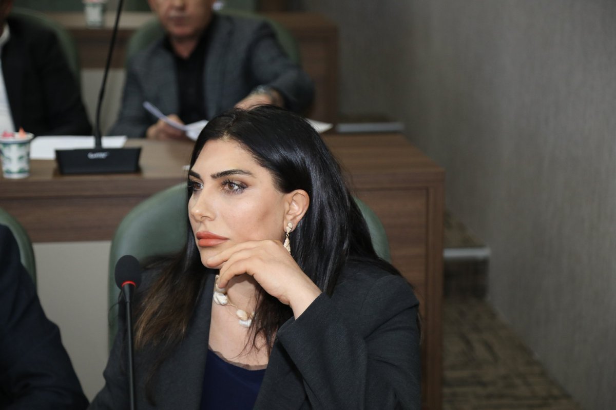 sirin_sirine06's tweet image. Çubuk Meclisi’nde‘Esenboğa Metrosunu yaparsa AK Parti yapar’ açıklaması sonrasındaki şaşkınlığım! 🙄😵
 10 yıldır aynı vaadi dinliyoruz.
Metro hâlâ yok ama vaadin kendisi hatırı sayılır bir kilometre yaptı 😅🤭
#ankara 
#yenidenrefah
#çubuk
#esenboğametrosu 
#seyyanenzam 30 bin