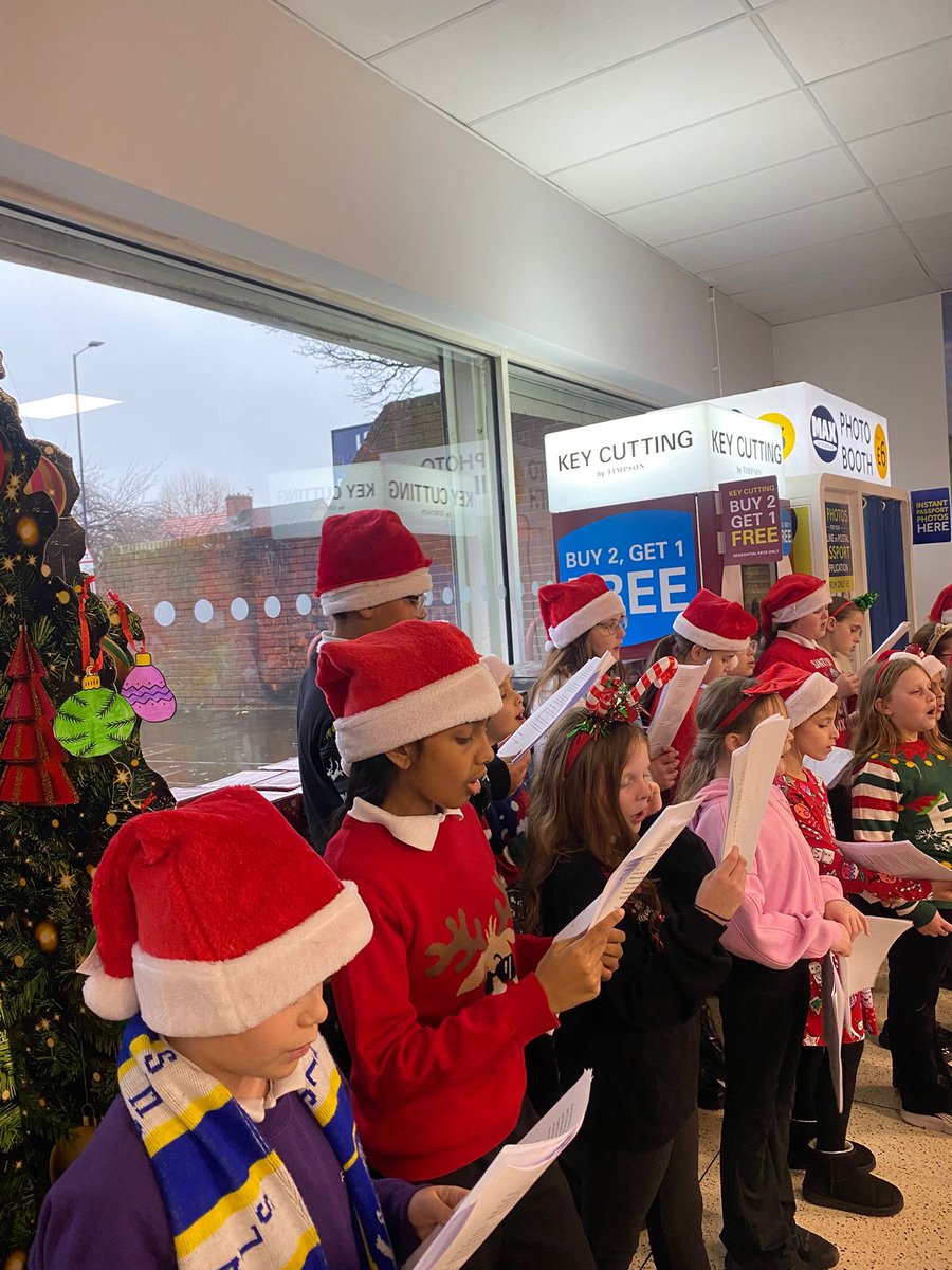 PathwaysEACT's tweet image. Well done to our choir for singing carols at our local Tesco today. You brought Christmas cheer to the whole community. Thank you Tesco for having us! 🎶 🎅🏼