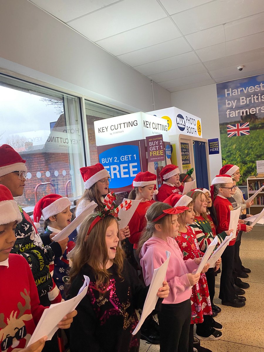 PathwaysEACT's tweet image. Well done to our choir for singing carols at our local Tesco today. You brought Christmas cheer to the whole community. Thank you Tesco for having us! 🎶 🎅🏼