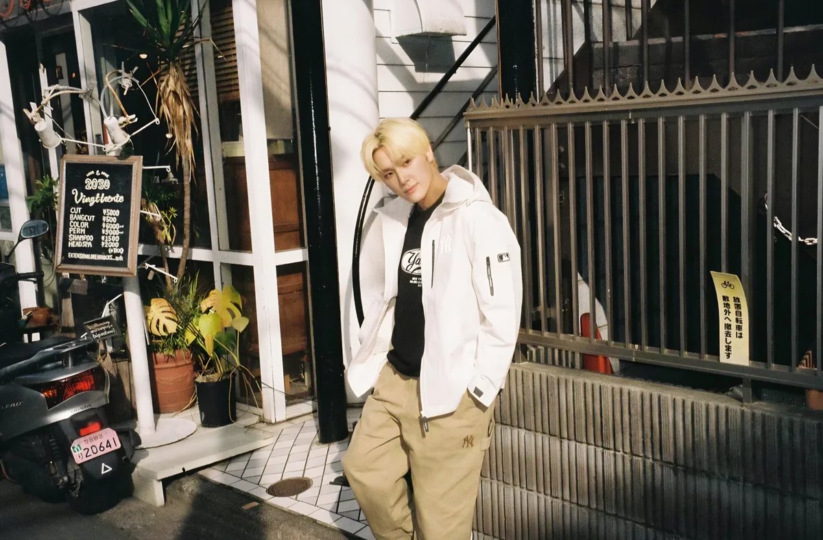 smyjeju's tweet image. Haknyeon, you are not alone.