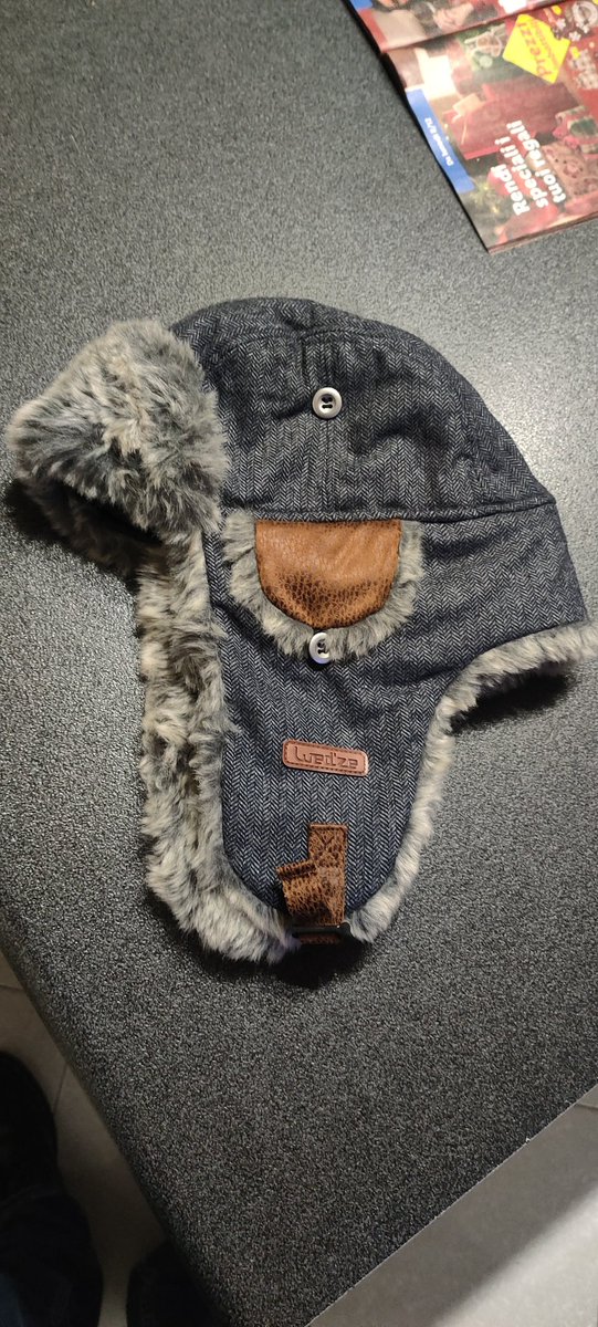 Ho comprato il mio cappello super stiloso per il viaggio in Norvegia