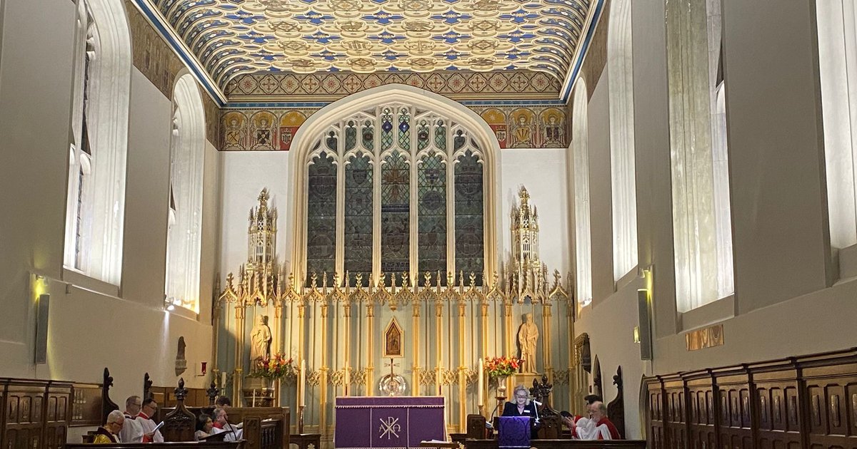 CarersUK's tweet photo. Our Chief Executive, @Helen_M_Walker, is kicking off proceedings at our carol service tonight with reflections on our 60th anniversary year. https://t.co/ocke449TOR