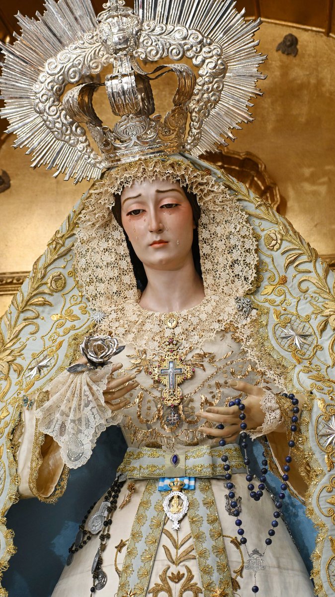 #Vestimenta • De esta forma se presenta María Santísima de la Amargura por Francisco Garví para la Solemnidad de la Inmaculada Concepción.