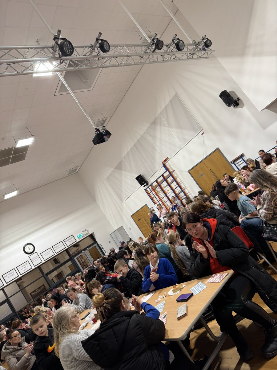 GwenfroS's tweet image. Eyes down for bingo. #community #inittowinit @wrexham @WG_Education #parentalsupport