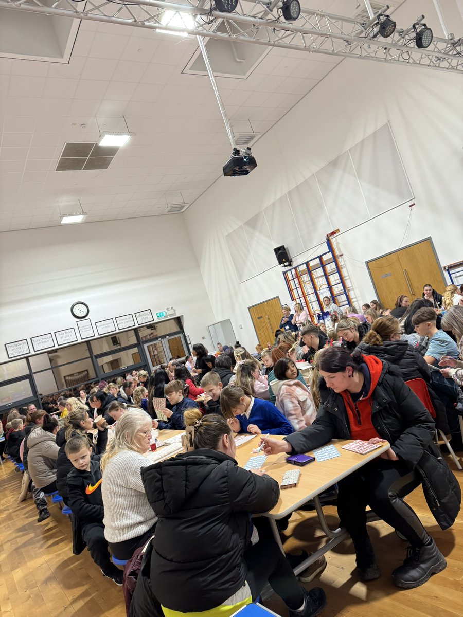 GwenfroS's tweet image. Eyes down for bingo. #community #inittowinit @wrexham @WG_Education #parentalsupport