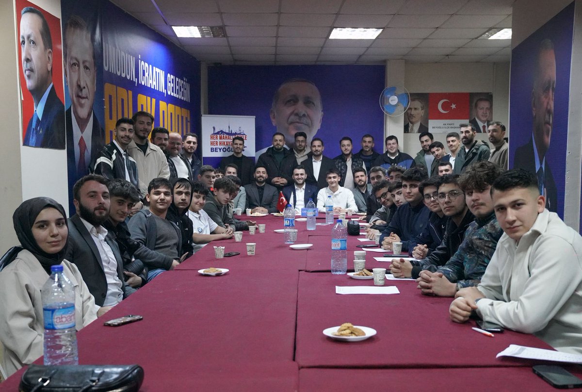 📍 Beyoğlu, Kaptanpaşa

İlk Gençlik Kolları Mahalle Yönetim Kurulu toplantımızı, Cumhurbaşkanımız Sayın <a href="/RTErdogan/">Recep Tayyip Erdoğan</a>’ın sokaklarında büyüdüğü mahallesinde, Kaptanpaşa’da gerçekleştirdik.

Mahalle Gençlik Kolları Başkanımız Ahmet Taha Özen’e ve mahalle yönetim kurulumuza