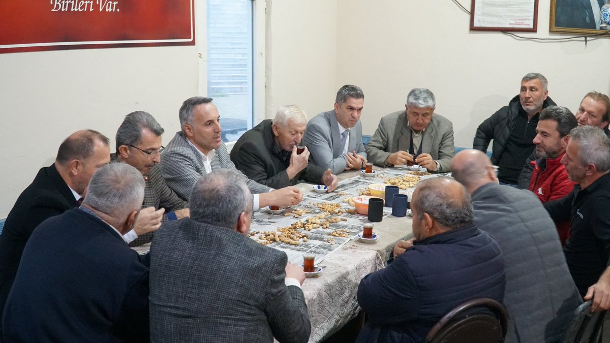 📍Gümüşoluk Mahallesi 

Gümüşoluk Mahalle Başkanımız Muharrem Bal, Muhtarlar Derneği Başkanımız ve Muhtarımız Bilal Hazar ile birlikte kıymetli mahalle sakinlerimizle bir araya geldik.

Hemşehrilerimizin güveni, desteği ve duası sahadaki en büyük gücümüz olmaya devam ediyor.