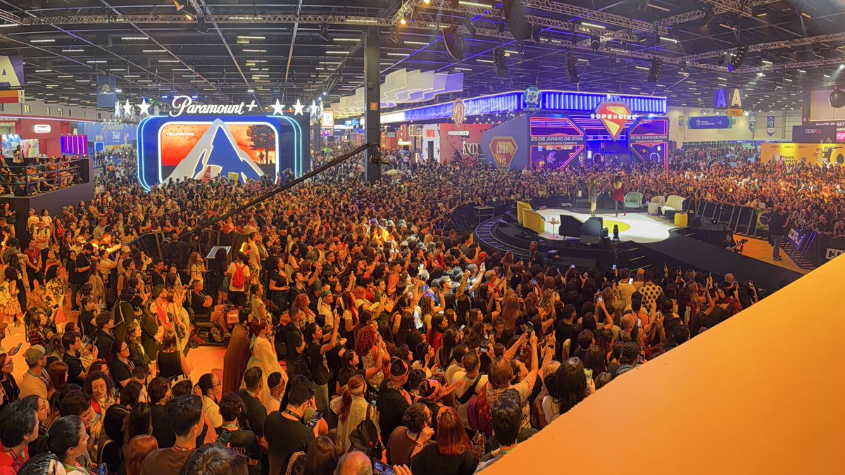 jeffreynewsbr's tweet photo. It’s a Supernatural Family! #CCXP https://t.co/BxWOnnjdln
