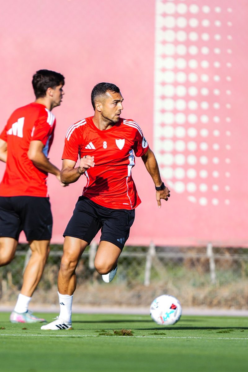 🔙 Joan Jordán vuelve a vestirse de oficial con el Sevilla FC 572 días después 

Su último partido fue un 3-2 ante el Villarreal.

💪 ¿Qué esperas del catalán en este encuentro?

#SevillaFC #LaCopaMola #CompartimosAfición