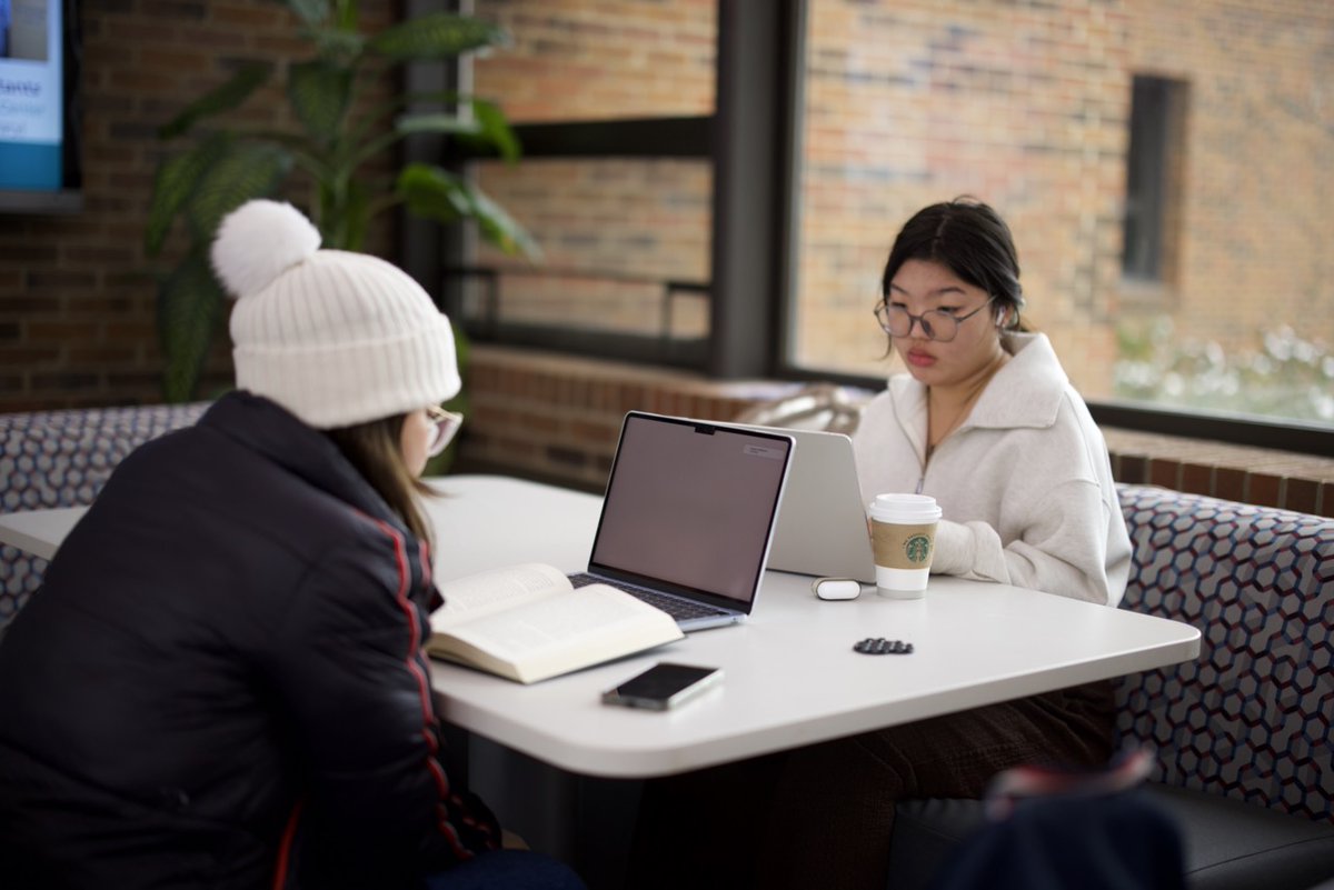 albioncollege's tweet image. Finals week flow state 🧠
Britons don't fold, we finish strong 💪💜

📸 Libby Bauman '29 
#FinalsWeek #AlbionCollege #MyAlbion #GoBrits