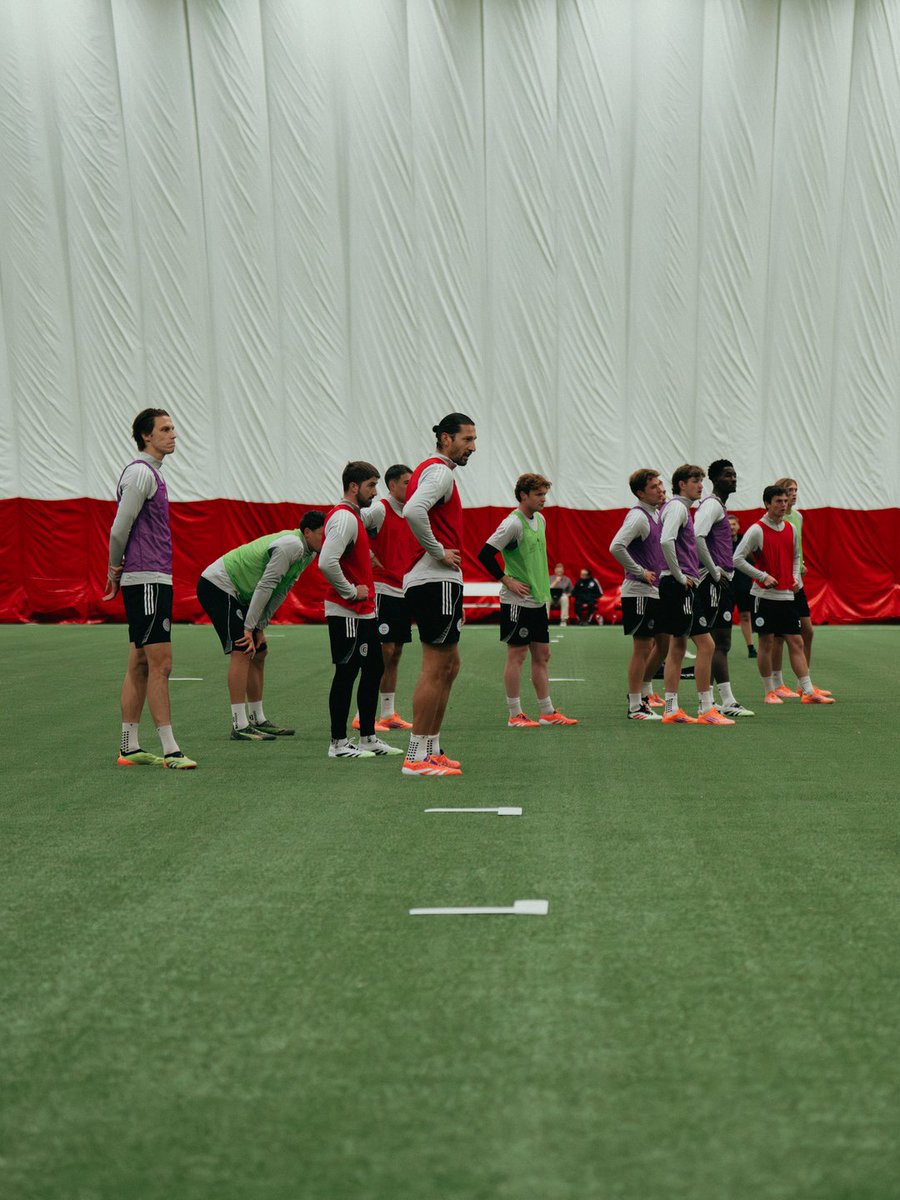 ChicagoFire's tweet image. Hiding from that Chicago cold 🥶 #cf97