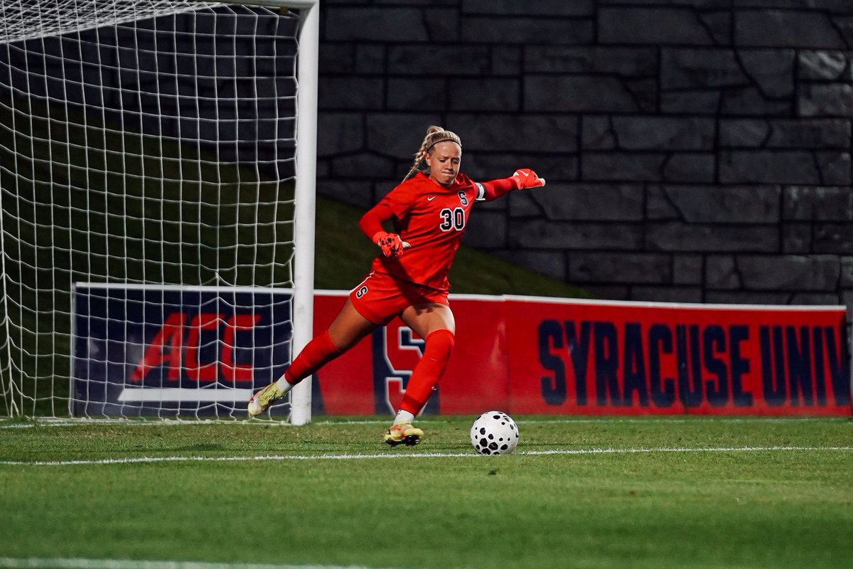 SheaVanderbosch's tweet photo. Thankful for the opportunity of a lifetime. It’s time to chase even bigger dreams and I am so excited to see where this next chapter takes me in my soccer career and place it all in God’s hands. From Syracuse to wherever this road leads to next… thank you, ‘Cuse🧡 https://t.co/sgqisRpGfi