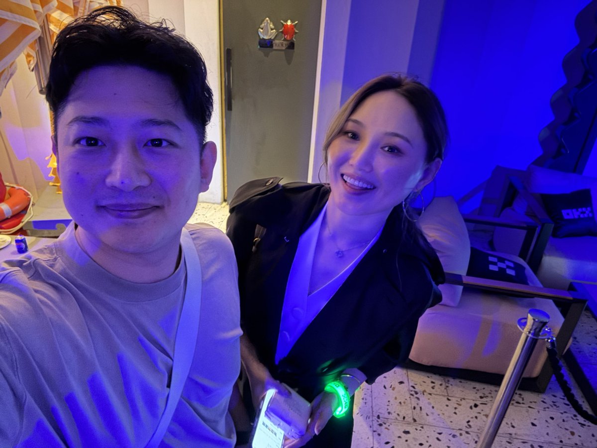 BitInvolution's tweet image. 我们老板非常喜欢 @star_okx ，

我非常喜欢OK的小姐姐们 @Cryptosis9_OKX  @OKX_Yuki 
@Mercy_okx @mia_okx 

目前OKX钱包还是我们最主要的用户入口，目前能排到热门dapp里，希望明年能冲到热门dapp前三…