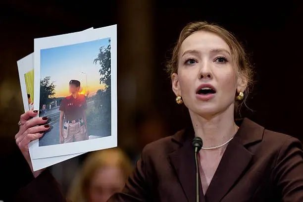 Ukraińskie dzieci są wysłane do obozu w Korei Północnej

12-letni Misza z okupowanego obwodu donieckiego i 16-letnia Liza z okupowanego Symferopola zostali wysłani do obozu Songdowon w Korei Północnej, 9tyś km od domu.

Do dziś Kijów odzyskał około 1800 dzieci spośród ponad 20
