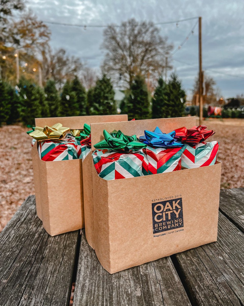Twelve days. Twelve surprise beers. One very hoppy December! 🍻🎁
.
Grab an Oak City Advent Pack with 12 mystery cans. All different, all festive! Order yours and get ready to sip your way to Christmas: commerce.arryved.com/location/BVA2R…
.
#OakCityBrews #Knightdale #Raleigh #craftbeer #nc