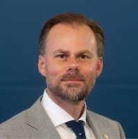 Van harte gefeliciteerd en welkom in het Gooi! 
Robert van Rijn nieuwe burgemeester van de gemeente Laren.