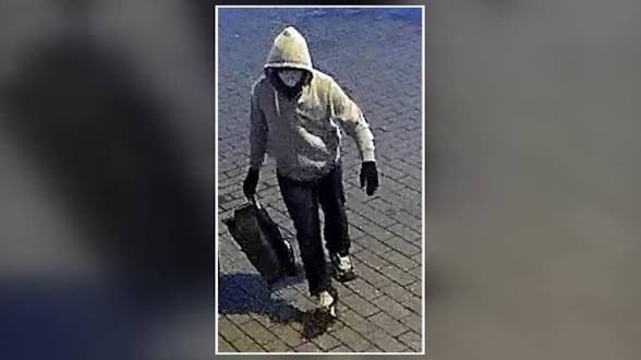 BREAKING:

Here's a HUGE arrest. 

FBI arrests Brian Cole Jr., 30, of Woodbridge, VA, for planting the two viable pipe bombs outside the RNC and DNC headquarters on January 5, 2021.

Cole was taken into custody this morning without incident. 

Searches are underway at his home