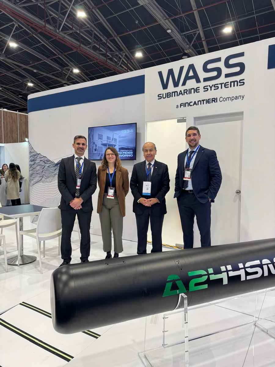 Exponaval_chile's tweet photo. Last day at #Expodefensa2025 🇨🇴

Representing @ExpoNaval_Chile, Rodrigo Lobo (@GLeventsChile) met with @Leonardo_live, WASS Submarine Systems (@Fincantieri) &amp; Defence &amp; Security Services (Czech Republic) to discuss their interest in #Exponaval2026, Valparaíso, Chile. https://t.co/HFQBtjXJ5o