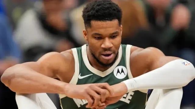 the_bankrollu's tweet photo. 🏀 MASSIVE Giannis Antetokounmpo trade news!
It shouldn’t be a huge surprise that Giannis is thinking about his future.
See the latest scoop on his trade ⬇️
NBA News: https://t.co/a9f8LgDE6b
#nba #basketball #NBAStar #NBAMVP #NBAAllStar #rumor #trade #nbanews https://t.co/YXSUO3LKzy
