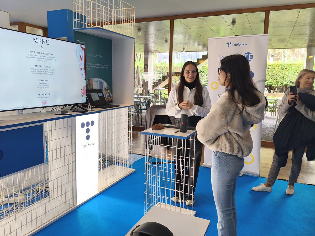 Hoy hemos acudido al Palacio de Exposiciones de Santander con nuestros/as alumnos/as de nuestro FP Básica de Informática, a la Feria InnovaTE, una exposición tecnológica donde podrás conocer y probar las últimas soluciones innovadoras, y que ha sido organizada por Telefónica.