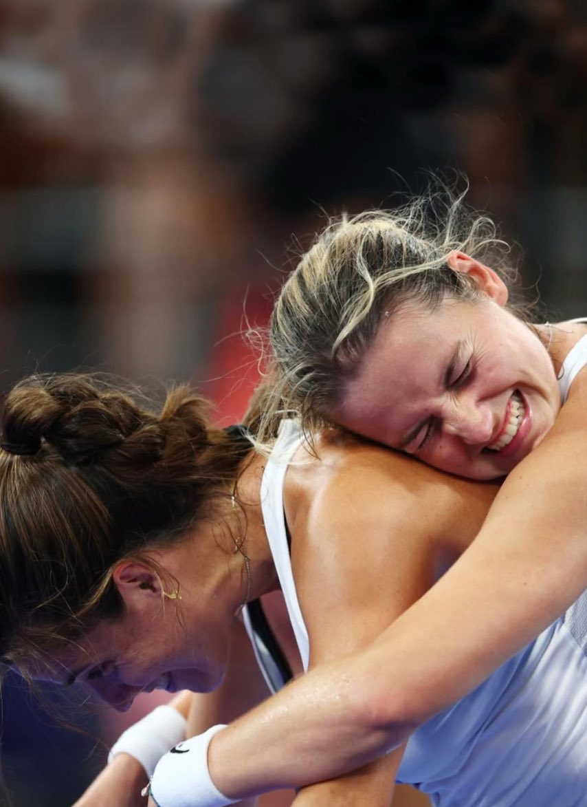 Una gran historia que siempre llevaré conmigo ❤️‍🩹  <a href="/asanchezfallada/">Ari Sánchez</a>