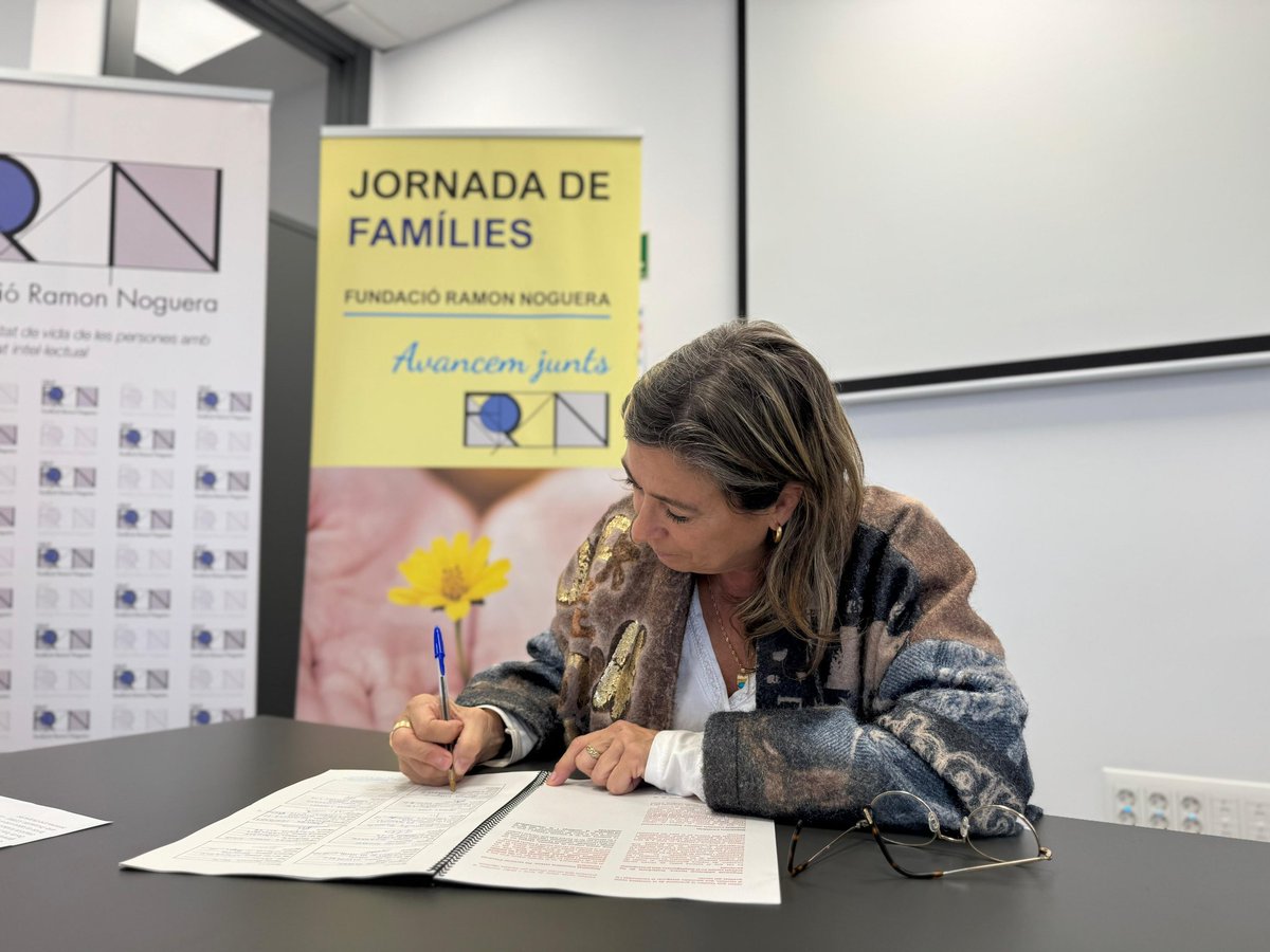 Avui  he signat la ILP ✍️ per una concertació social exclusiva amb entitats d’iniciativa social acreditades i sense ànim de lucre 🤝
Cal garantir que els serveis socials no es converteixin en un negoci ❌💸!
Aquí s 'explica  👇 diaridegirona.cat/comarques/2025…