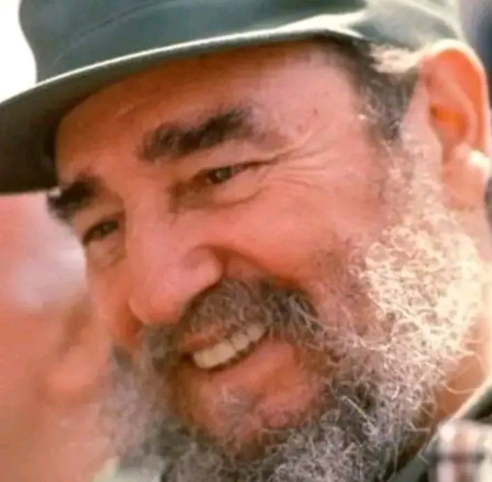 ... Por su barba, por su lecho, sin sábanas ni mujer.... Gracias por todo Fidel #100AñosConFidel #DeZurdaTeam