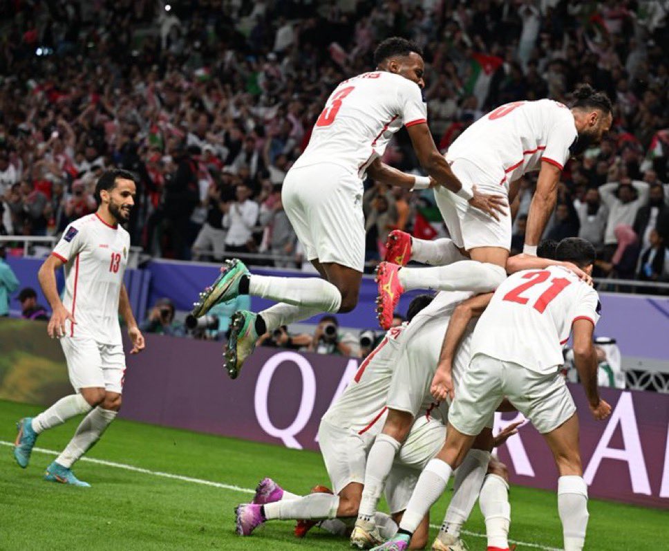 _Kick_Off's tweet image. من أجل فرحة الشعب تحتاج إلى :
الروح ، التضحية ، الإخلاص ، والقتال 
هو أمر لا يشعر به الا إبن الوطن الحقيقي 

" هي اشياء لا تشترى "

مهما حاولت