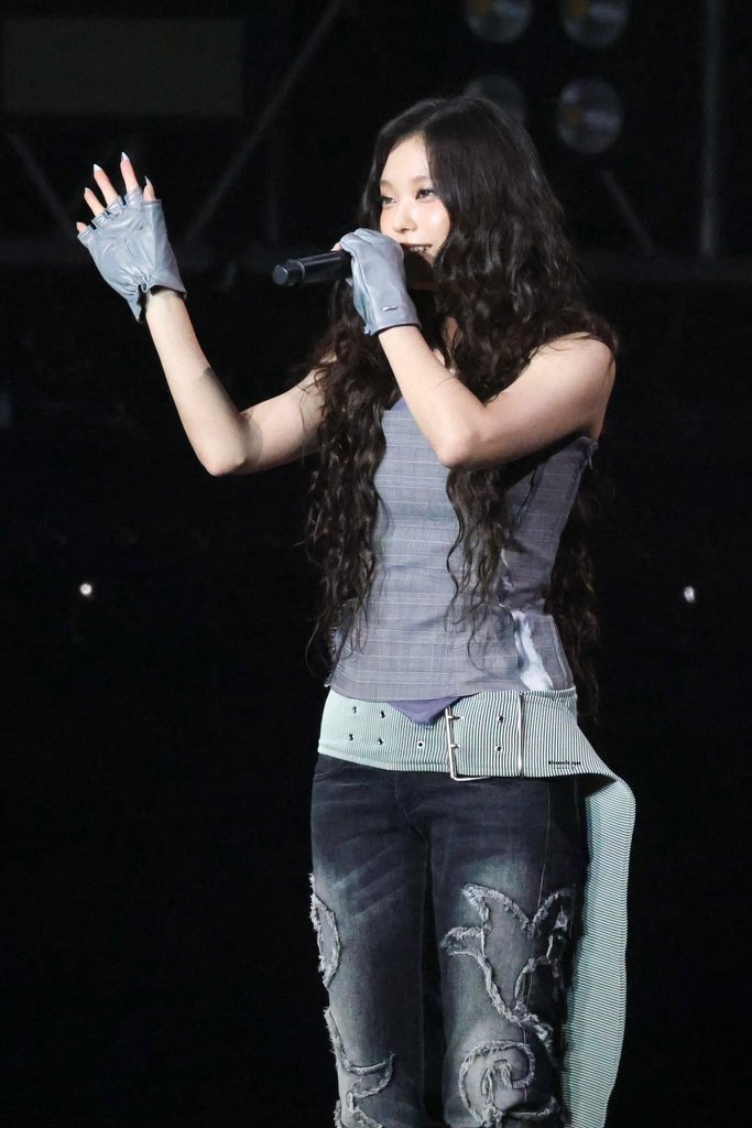 🐰Always with NewJeans. Forever is 5💫🪐 tweet media