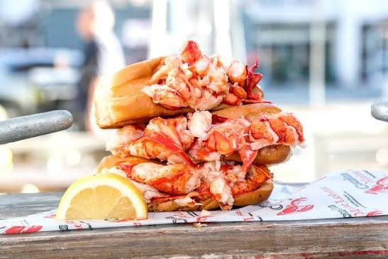 loneriderbeer's tweet photo. Cousins Maine Lobster will be at our Wake Forest location for dinner tonight! Come and get it! https://t.co/kq8S1uIL2P