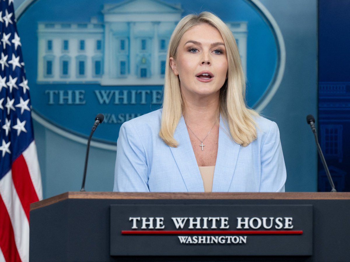 #عاجل 
المتحدثة بإسم البيت الأبيض:
المجلس الانتقالي أثبت بالفعل إنه حليف استراتيجي مهم للعالم في مواجهة الإر،هاب وإنهم في واشنطن واقفين معه قلبًا وقالبًا
وأضافت أن الدعم والمساندة للمجلس مستمرة،من شان يكمّل مشواره في تطهير المحافظات الجنوبية والشرقية من كل عناصر الإخو.ان..